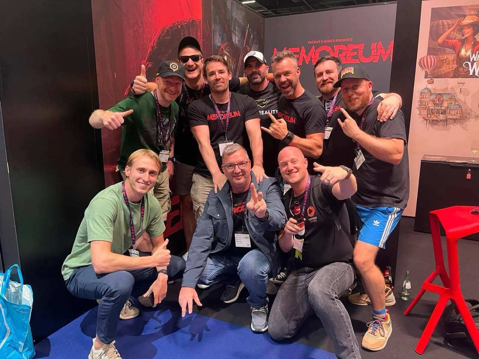 A larger group on the Memoreum booth